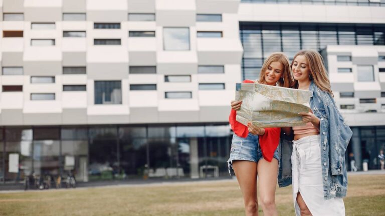 filles recherchent logement carte