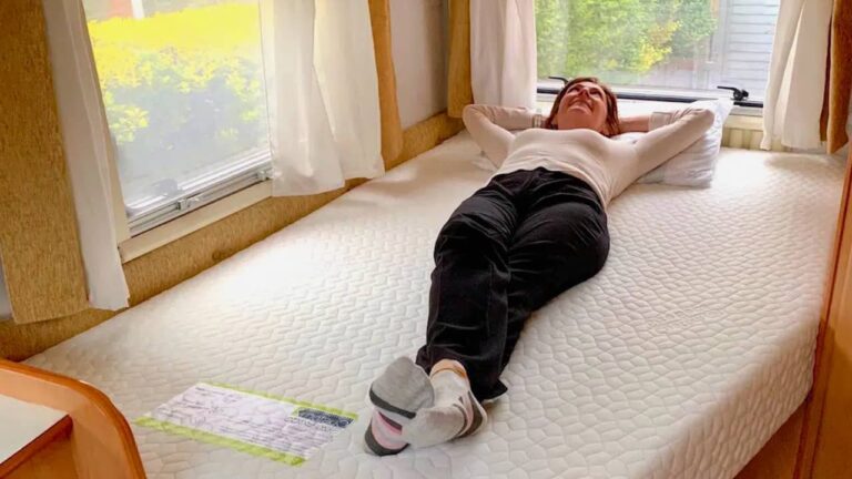 Comment bien choisir son matelas de camping-car : mousse, mémoire de forme, latex ?